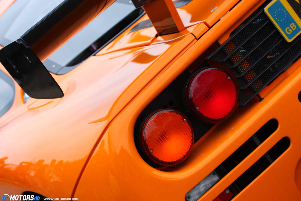 MOTORSdb's tweet photo. 🏎️💨 McLaren F1 GTR 11R : du circuit à la route, V12 6,1 l, 940 kg et base de la CLK GTR. Une supercar légendaire à l’histoire unique ! 🚀 #McLarenF1 #F1GTR #SupercarLegend #HistoricRacing

https://t.co/PEImzjNPo3