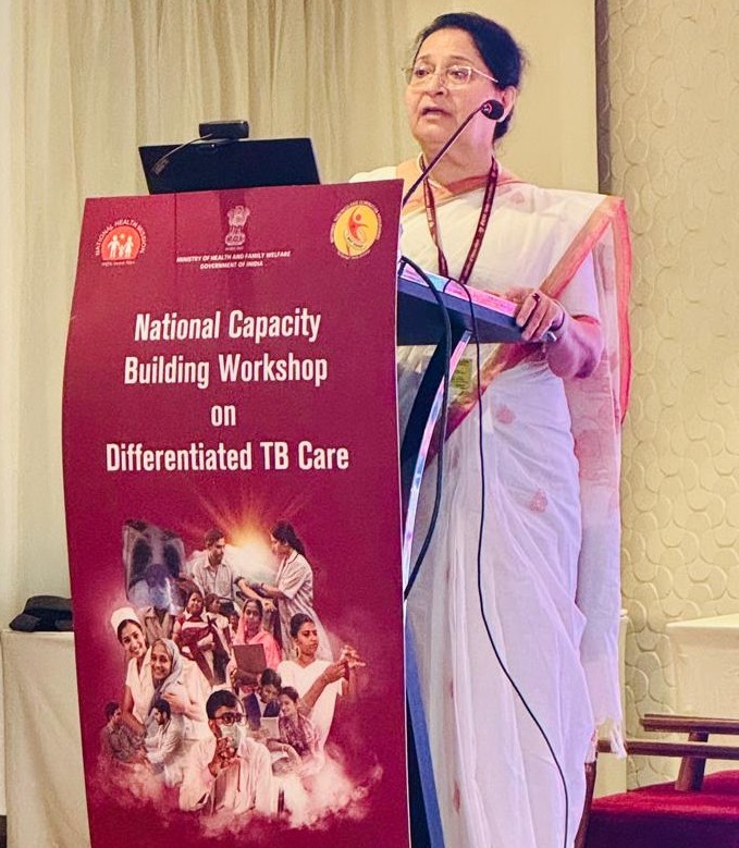 Prof (Dr) Urvashi B Singh, DDG (TB)-CTD, shared an overview of the National Guidance on Differentiated TB Care highlighting the factors that need to be addressed for successful treatment outcome, while working with High Risk individuals predisposed to TB. 
#TBMuktBharat