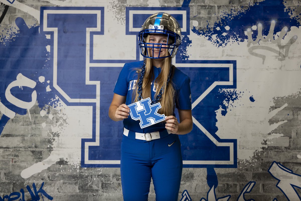 Toriana_Hahn_2's tweet image. BBN 4 LIFE💙😸!!! #committed 🔒🔒#bigbluenation💙
@UKsoftball @UKCoachLawson @UKCoachHimes @gbaalman25 @BrittCerv14 @coachjb_18
@alcoa_softball
@sluggers_18U
@sfbailey03