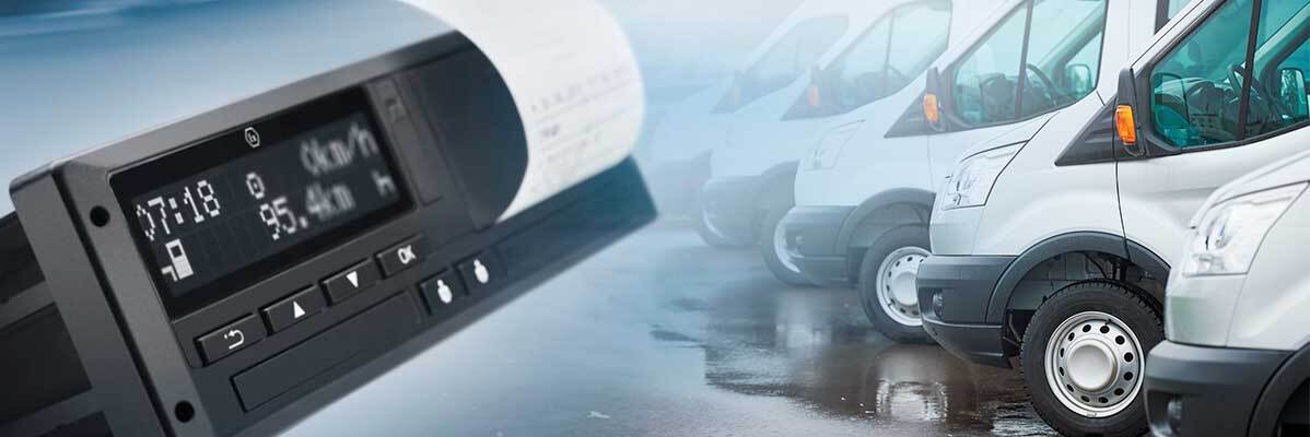 ADER_express's tweet photo. Desde julio de 2026, los vehículos comerciales en servicios transfronterizos deberán contar con tacógrafo inteligente de segunda generación y sus conductores deberán cumplir las normas de conducción y descanso, así como de desplazamiento de trabajadores.

https://t.co/7Hi9e9CYL8 https://t.co/iKG8oq0hcB