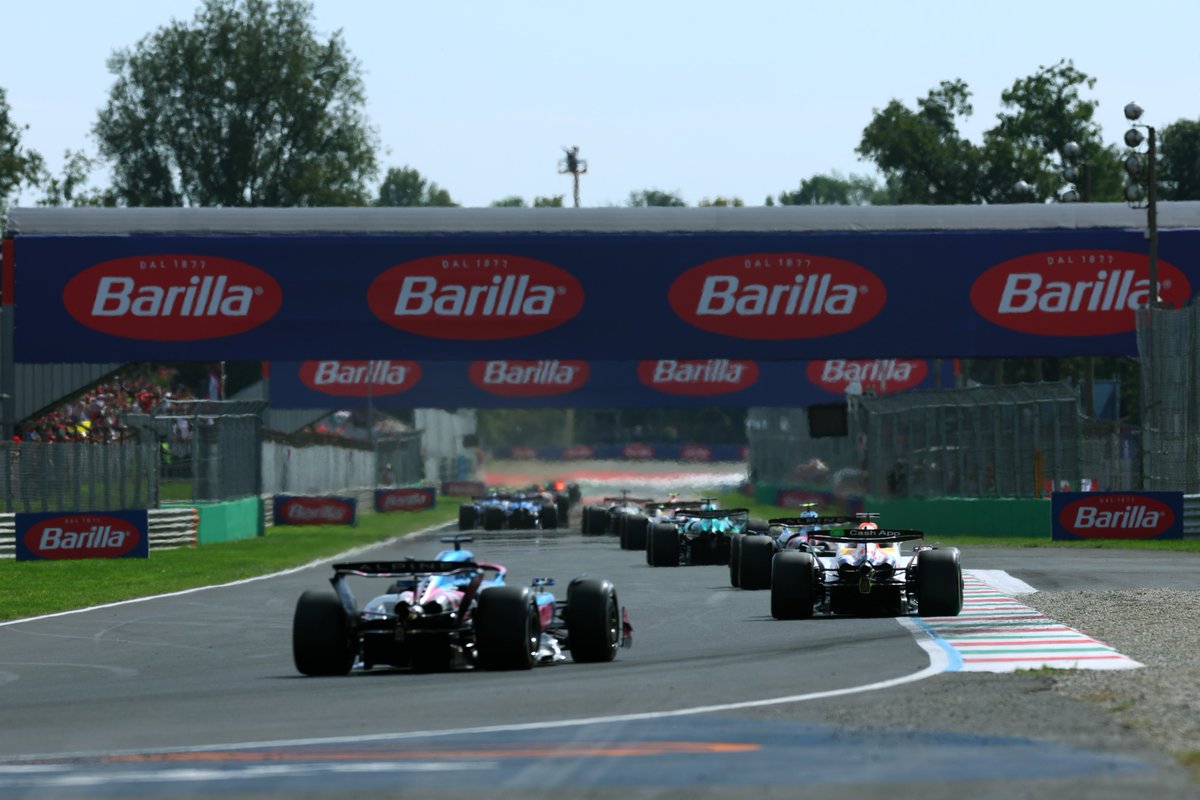 🏁🇮🇹🍝 Few things unite like #pasta.
At the #ItalianGP in Monza, <a href="/F1/">Formula 1</a> icon Jacky Ickx returned to the track in the Ferrari 312 B, then joined the table to share #Barilla #AlBronzo with fellow champions.
A celebration of sport, food and togetherness!
#TastesLikeFamily #TheJoyOfFood