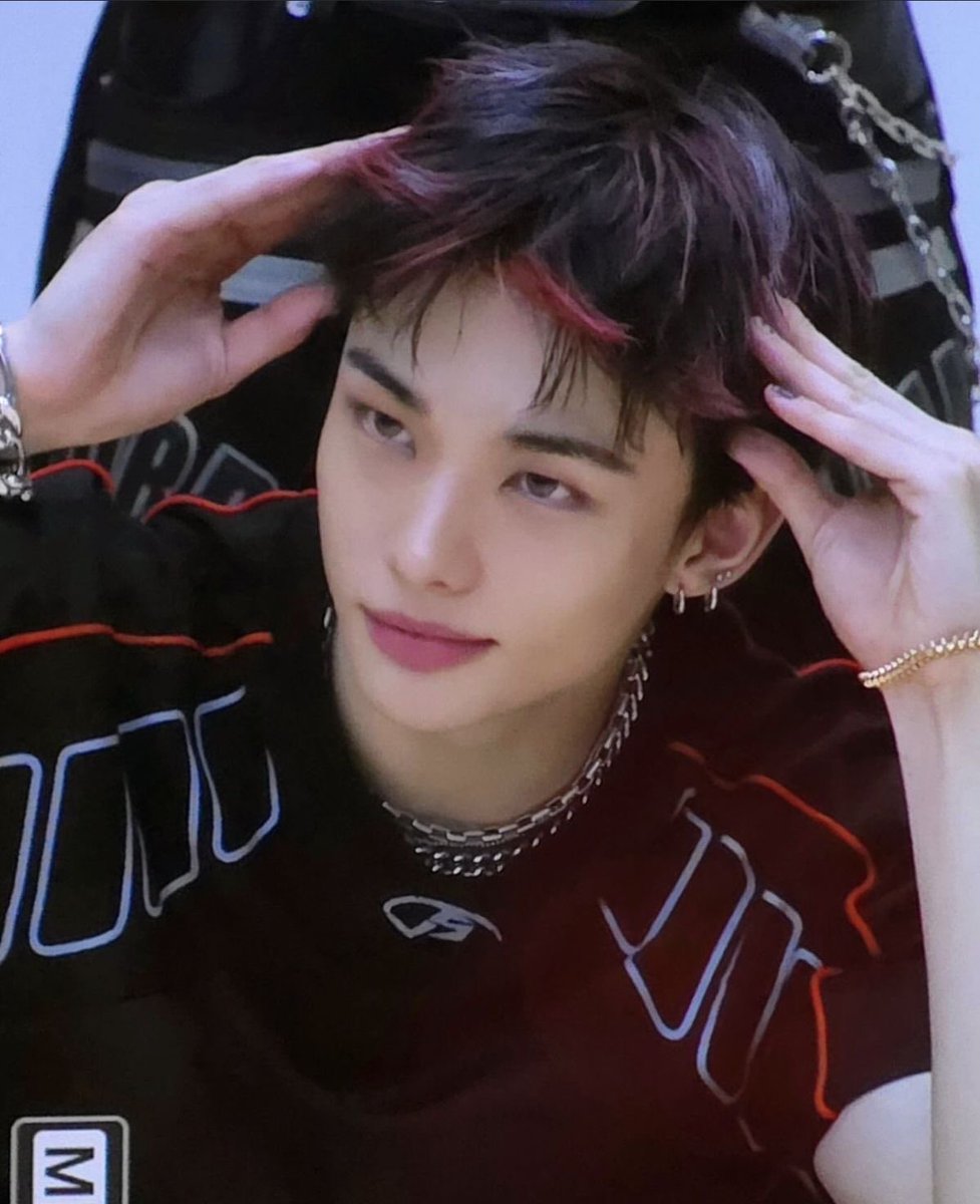 just thought about this hyunjin now i feel sick to my stomach..