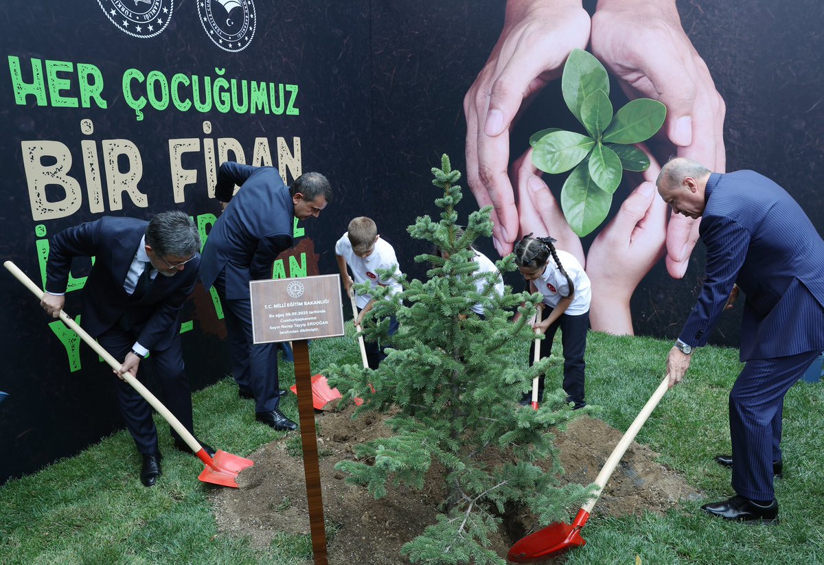tcbestepe's tweet photo. “Hükûmetlerimizin en büyük yatırımı eğitime, dolayısıyla insanadır” https://t.co/3DoB5zXP5F https://t.co/DmXeJc0was
