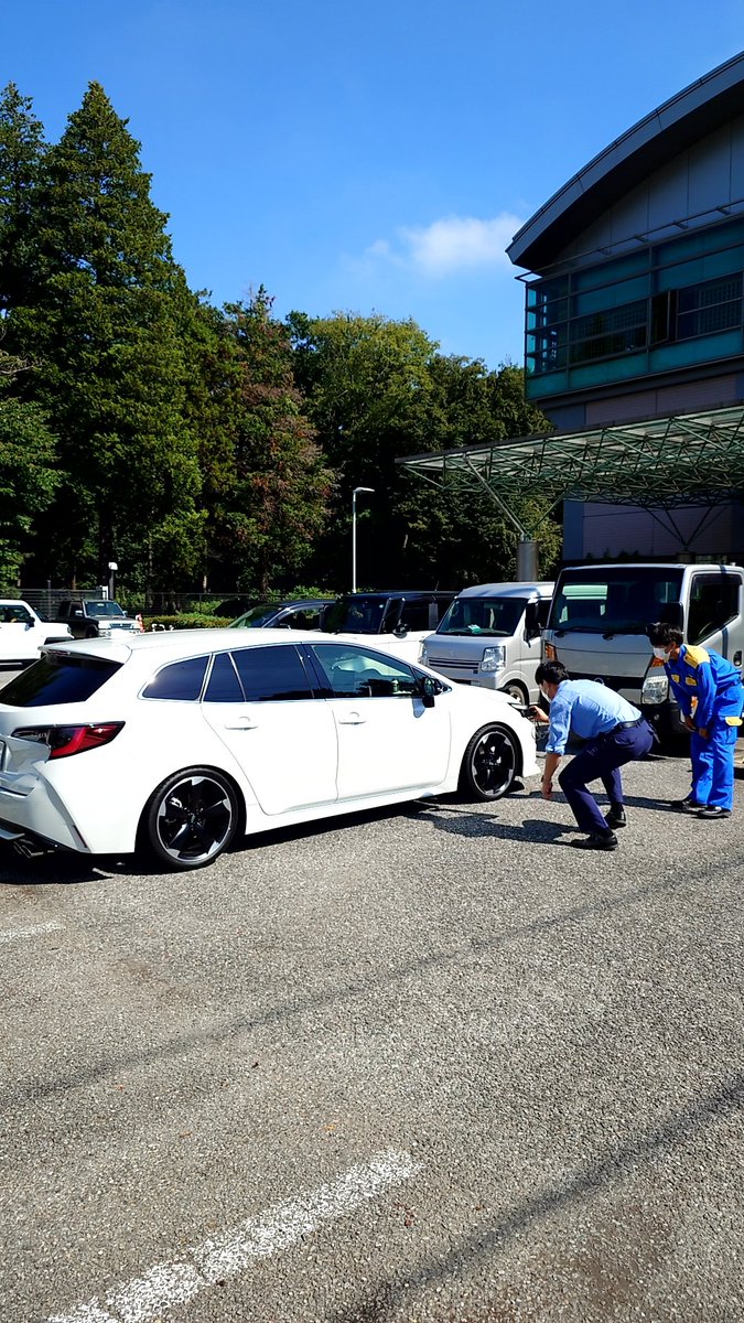 警察の人にもアウディ純ホイ好評でした。