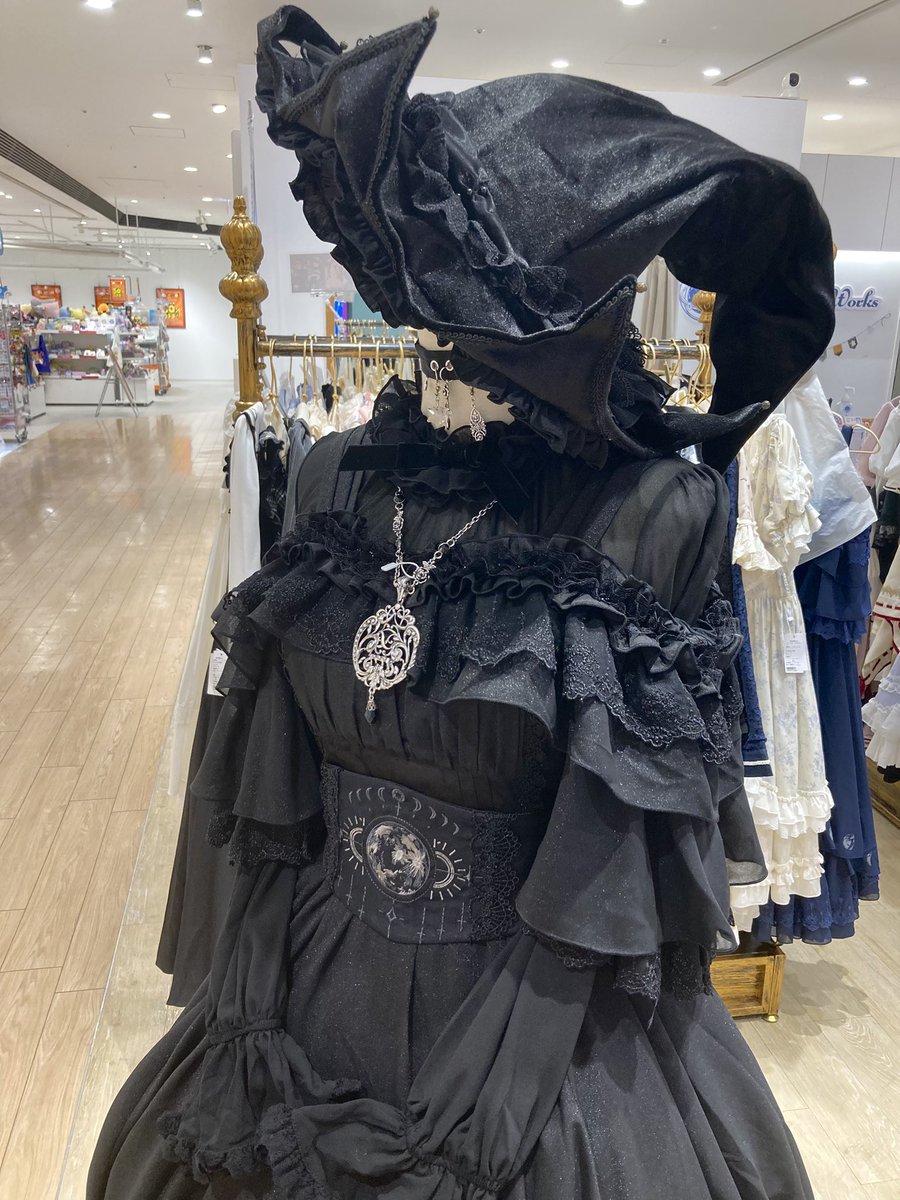 こんばんは #星箱新宿店 です🌙 𝐒𝐭𝐚𝐟𝐟 𝐂𝐨𝐨𝐫𝐝𝐢𝐧𝐚𝐭𝐞 「新