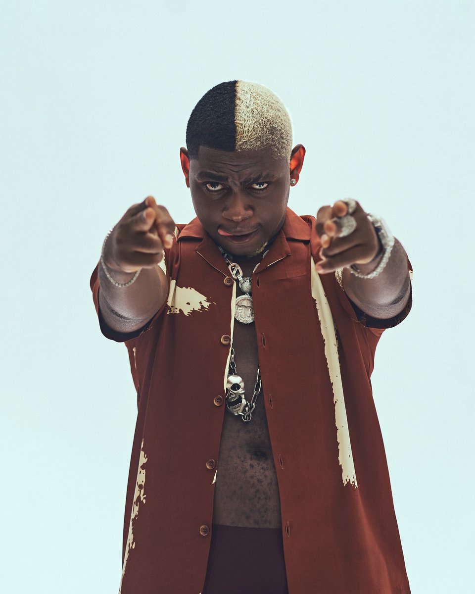 Fameboybl_'s tweet photo. No fear. No doubt. No loose guard.
This project is a reflection of resilience and energy that never falls off.
Pre-save today and be part of the movement before the world catches on.
https://t.co/RN2XZkBvZN
#NoLooseGuard #FameboyBL #LightupRecords #PreSave https://t.co/YXoMphFuGF