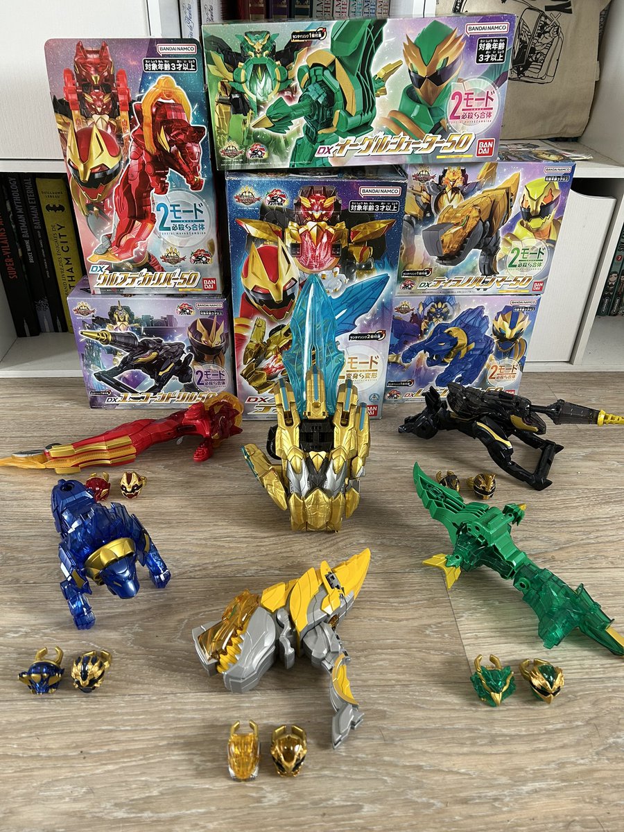 Et le petit plaisir coupable de la rentrée 🥰 DX Eagle Shooter 50 et DX Unicorn Drill 50 de la gamme #Gozyuger.

Moi qui trouvait les jouets pas ouf au début, je dois avouer que je me suis rapidement laisser convaincre haha. Y’a un petit côté jouissif à (presque) tous les avoir.