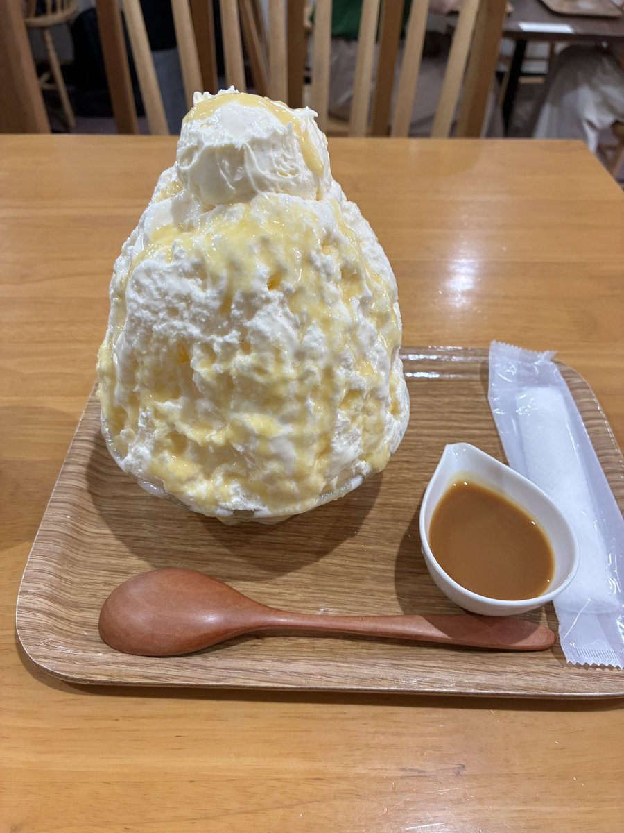 kebepencat's tweet photo. 昨日は久しぶりにコミティアへ。
一般参加で、ふらふらと雰囲気だけ楽しんできました。
2月あたりに参加できたらなぁと思っているところ。

ついでにかき氷とオカダヤとユザワヤへ。
塩バニラとうもろこし（キャラメルシロップ付）美味かった！
布とインド刺繍リボンが！物欲が！止まらん！ https://t.co/2SZ81jgW64