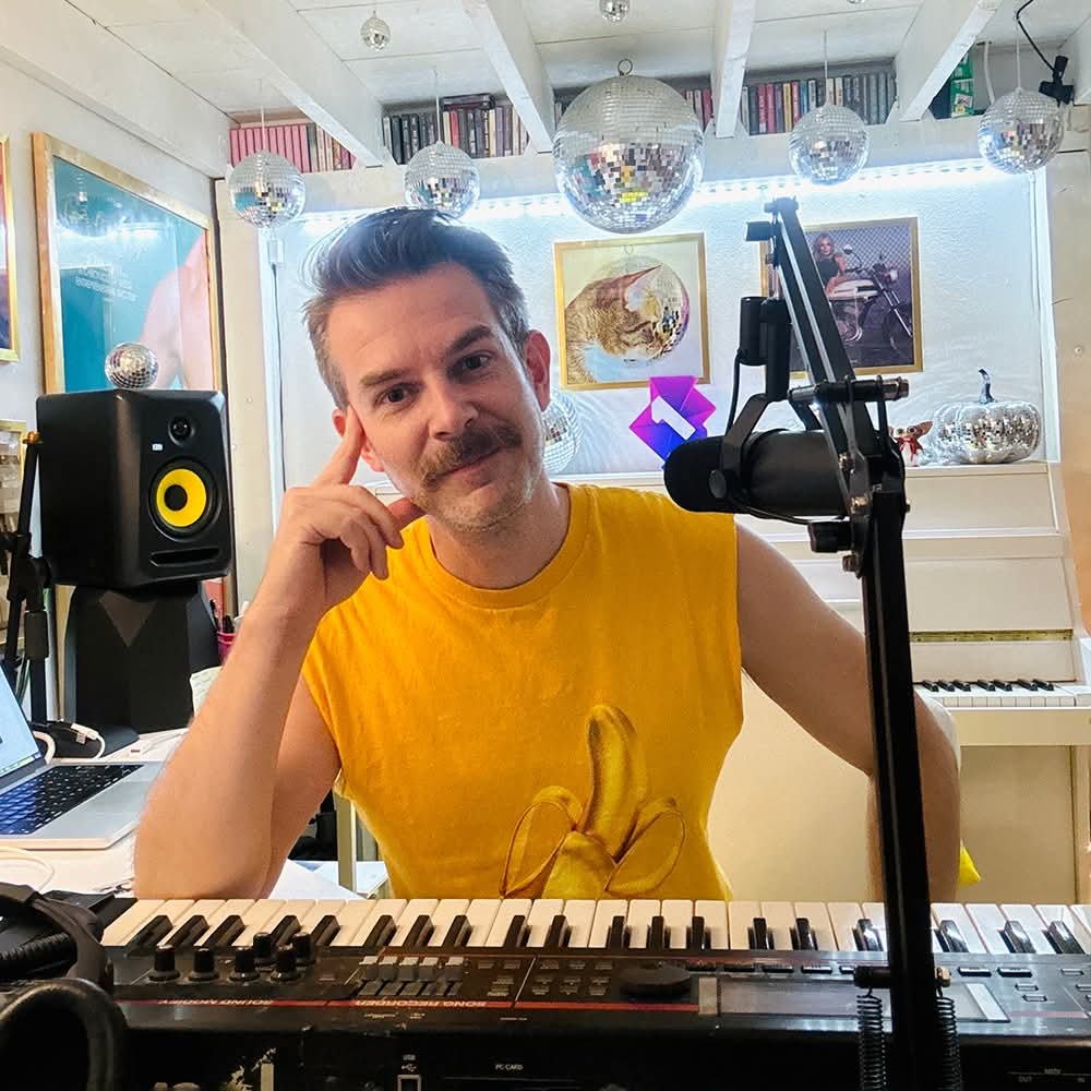 [electrypop concert review/Chronique de concert] Bright Light Bright Light Live at The Truskel! : shorturl.at/l3VuM #brightlightbrightlight #popmusic #UK #Paris #France 
<a href="/brightlightx2/">Bright Light Bright Light</a> <a href="/truskelclub/">Truskel Microclub</a>