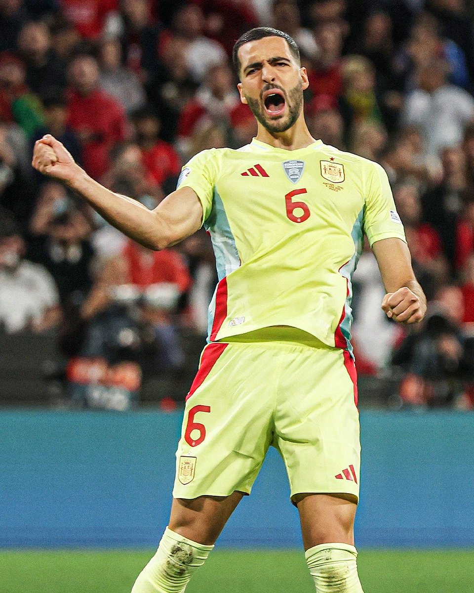 Spain head coach De La Fuente on Mikel Merino: 

"We have fantastic players, and he's another example of a footballer who does many things well, who's a genius, a world-class player, and who sometimes doesn't get the recognition in Spain.

"He's one of the best in the world in