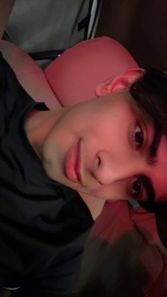 صباح الخير مين فاضي امصله 🌚 انا سالب عمري ٢٠ وسيم شنب خفيف حاليا قفلت السناب بدخله بعد الاختبارات اذا تبي تسولف ونتعرف 

#سالب_الرياضً 
#موجب_الرياض 
#مبادل_الرياض