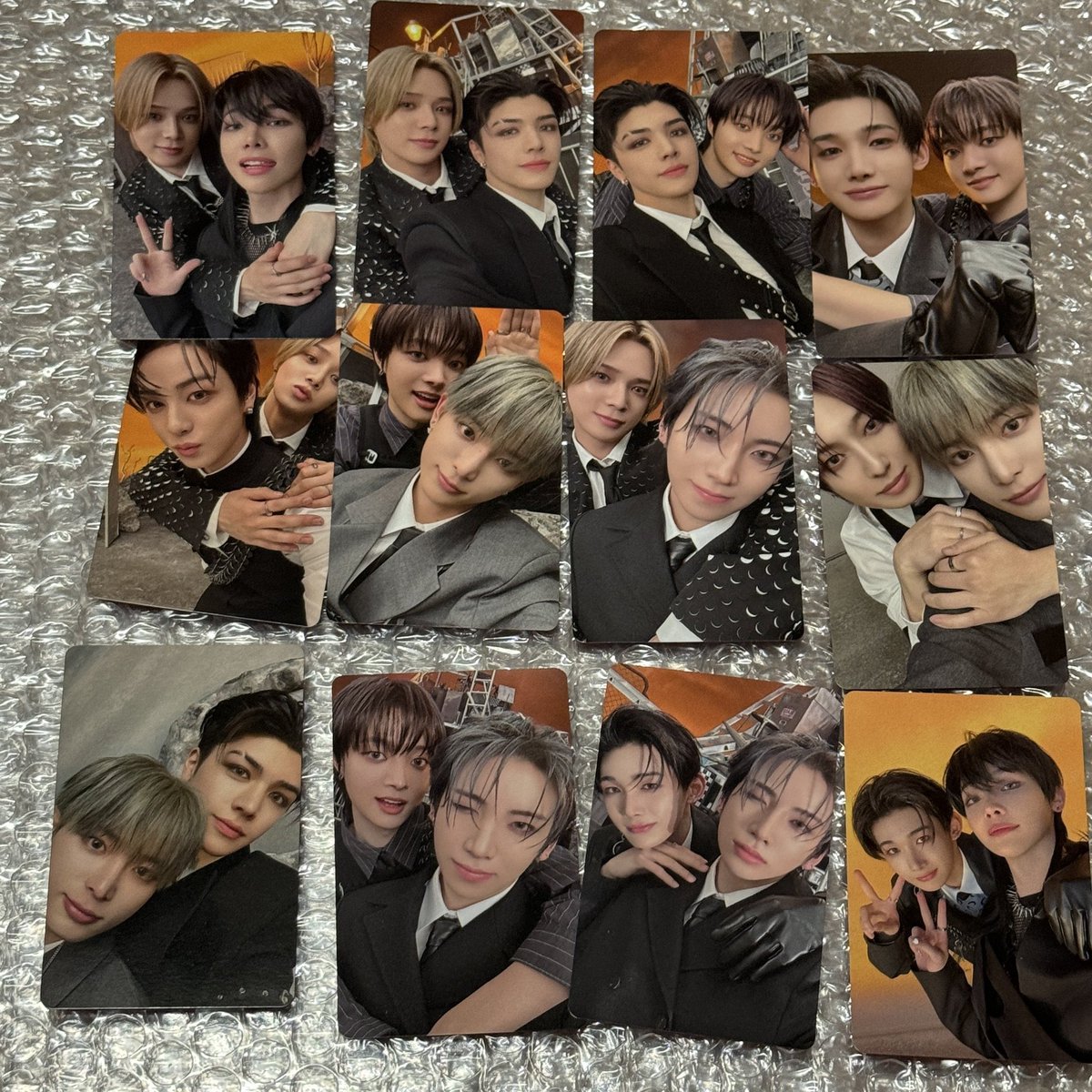 y35dks's tweet photo. &amp;team 앤팀 月狼 월랑 싱글 앨범 양도

✅유닛포카

가격옾카로문의 모든 조합있음

인증가능🙇‍♀️

https://t.co/ZiO7x1wEwj

앤팀 앨범 분철 양도 andteam 팬싸 팬싸특전 https://t.co/8TF3D4py0i