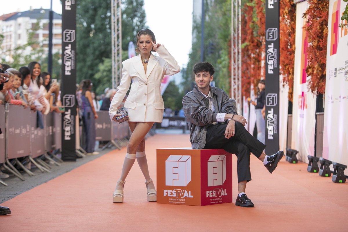 Clickche1's tweet image. La 17ª Edición de @FesTVal a la que asistimos de la mano de Ane Rot, Berta Castané, Rubén Fernández y Jon Lukas.💚

Experiencia maravillosa e inolvidable en Victoria-Gasteiz!✨
@FesTVal @Carcelen_Mgmt