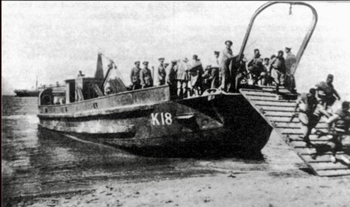 Hoy es el centenario del desembarco de Alhucemas, primer desembarco aeronaval de la historia y que se estudió en la preparación del desembarco de Normandía. Una acción que debería ser motivo de orgullo y que no debe pasar desapercibida nunca. #Alhucemas