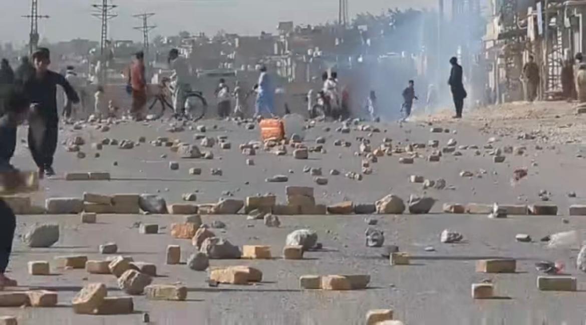 کوئٹہ کے پرامن مظاہرین پر سیدھی گولیاں چلائی جا رہی ہیں
<a href="/sakhtarmengal/">Akhtar Mengal</a>