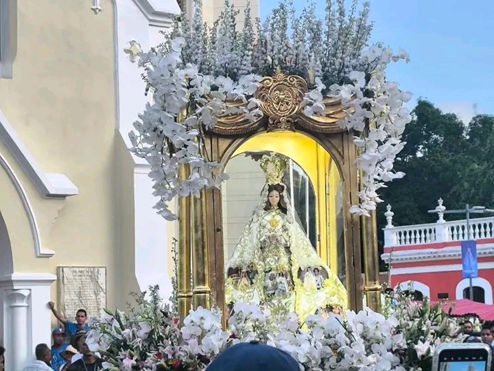 PabloJota27's tweet photo. ((( #BENDICENOS ))) ¡Gloria A La Virgen Del Valle En Su Día! 💐 https://t.co/zczeS7RCDQ