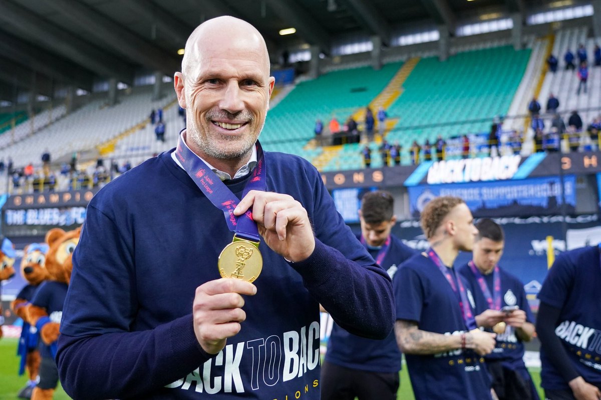 deklokkepodcast's tweet photo. Vanavond hebben we niemand minder dan Philippe Clement te gast! Heb je een leuke vraag voor deze legend? 🔵⚫
Drop ze in de comments 👇

#ClubBrugge #DeKlokke https://t.co/b5gycvcvNN