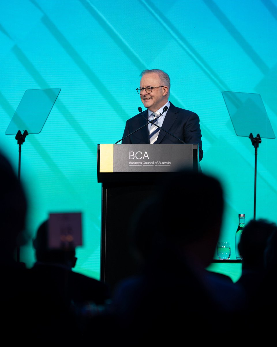 AlboMP's tweet image. Australia has one of the fastest growing economies.
Unemployment is down, real wages are up, the gender pay gap is at an all-time low and the private sector is continuing to drive economic growth.
And when governments and businesses work together, we all benefit.
It’s a…