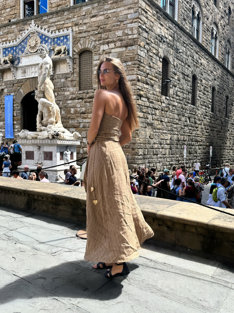 OnlineOptima's tweet photo. Las Miu Miu que elevan cualquier look 🖤

Ligereza, estilo y un toque chic que siempre funciona.

📸: @demmarisa

#ÓpticaÓptima #MiuMiuEyewear #GafasDeSol #LuxuryLook https://t.co/qOXOwDpaII