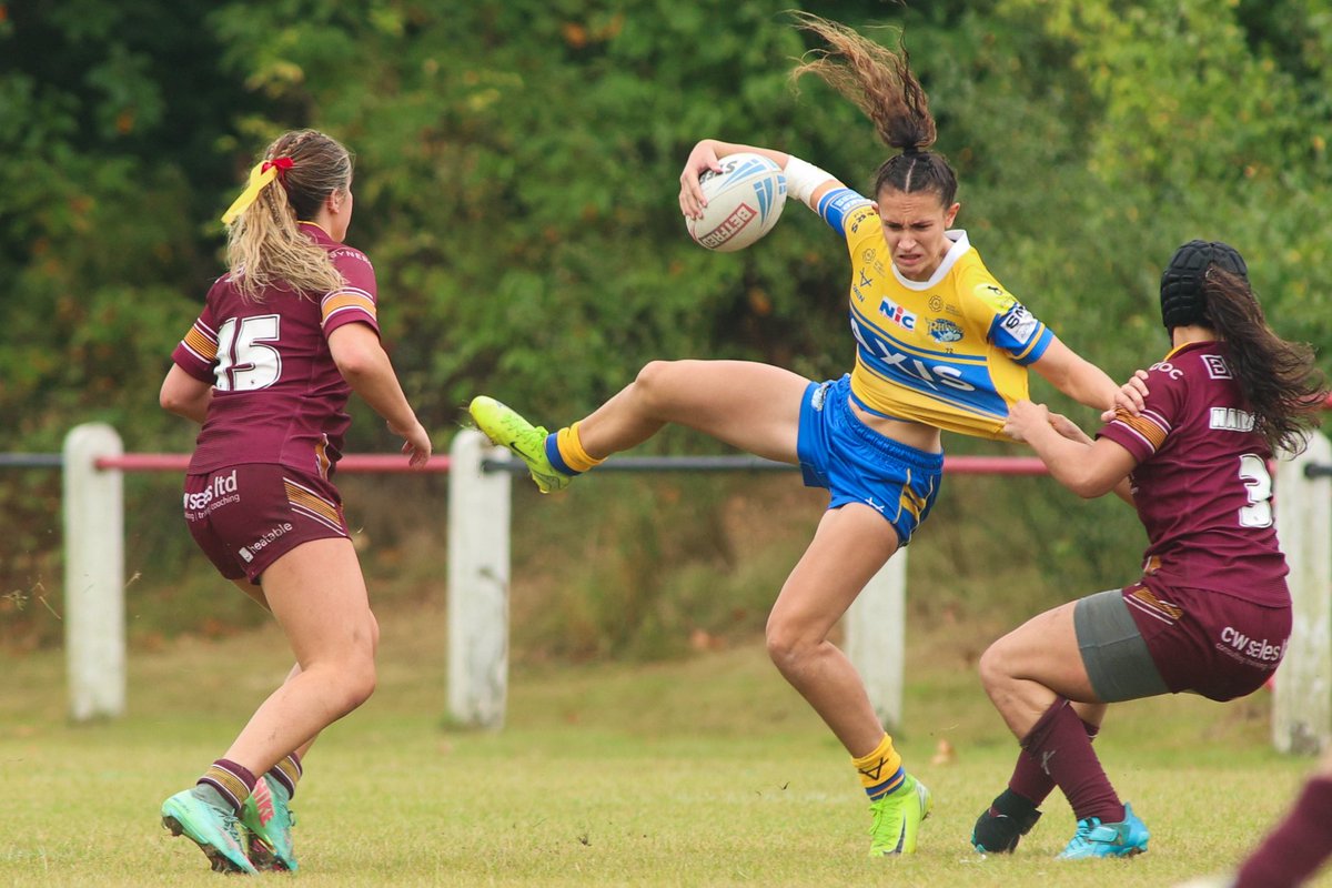 A selection of Match Images from Sundays
Women's @superleague fixture as <a href="/leedsrhinos/">Leeds Rhinos</a> get the away victory over @giantsrl_official by 28-4..... in the 🌧️🌧️ at Huddersfield Laund Hill Community Club
#superleague #leedsrhinoswomen #leedsrhinos
📸Steve Gaunt/Touchlinepics.com