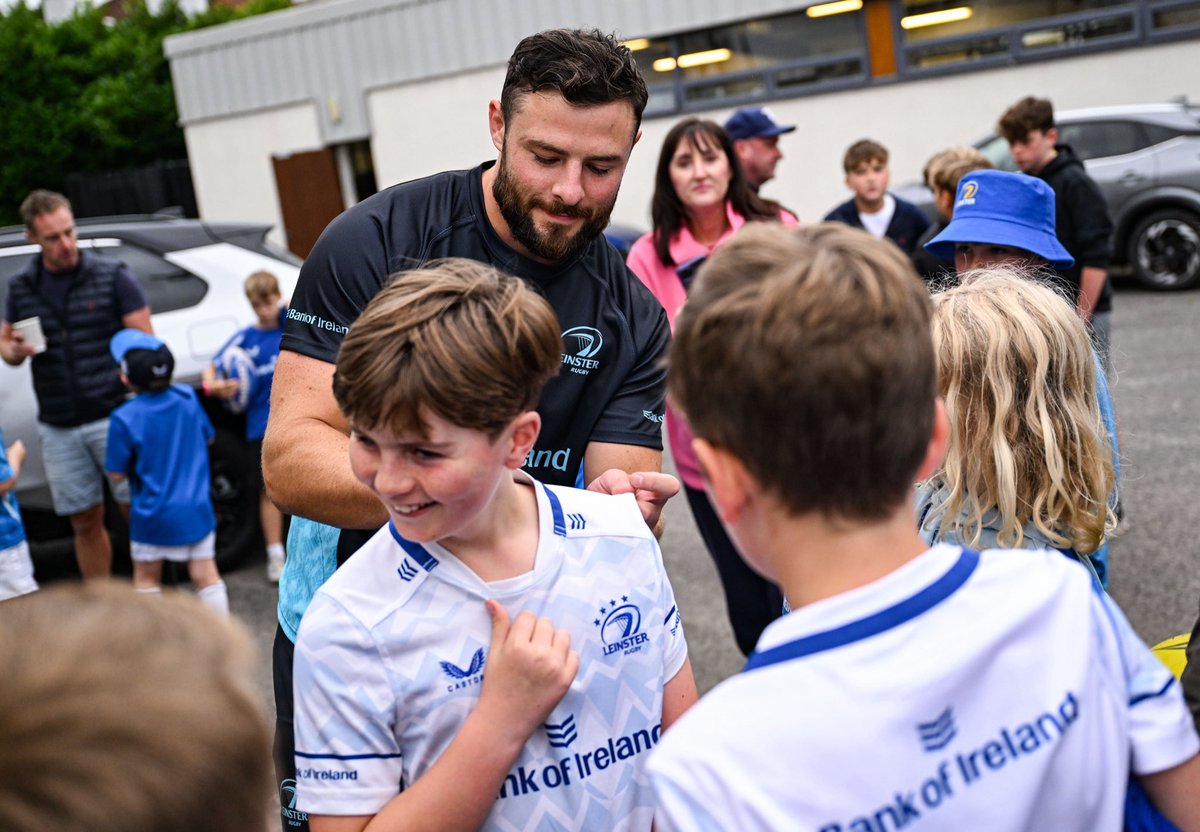 leinsterrugby's tweet photo. Not 1๏ธโฃ, not 2๏ธโฃ, but 3๏ธโฃ chances to meet our players in the next two weeks ahead of the start of the @URCOfficial! โ๏ธ ๐คณ
@tallaghtstadium โ
@WicklowRFC โ
@GreystonesRFC โ
Full details at the link โฌ๏ธ
๐ | https://t.co/EcUdwW29An
#NeverLessThanEverything https://t.co/mAoEdp71K2