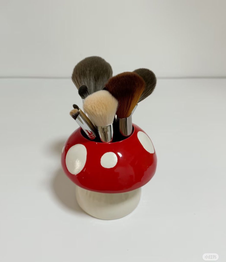 senjahitamm's tweet image. random items you should buy

a thread