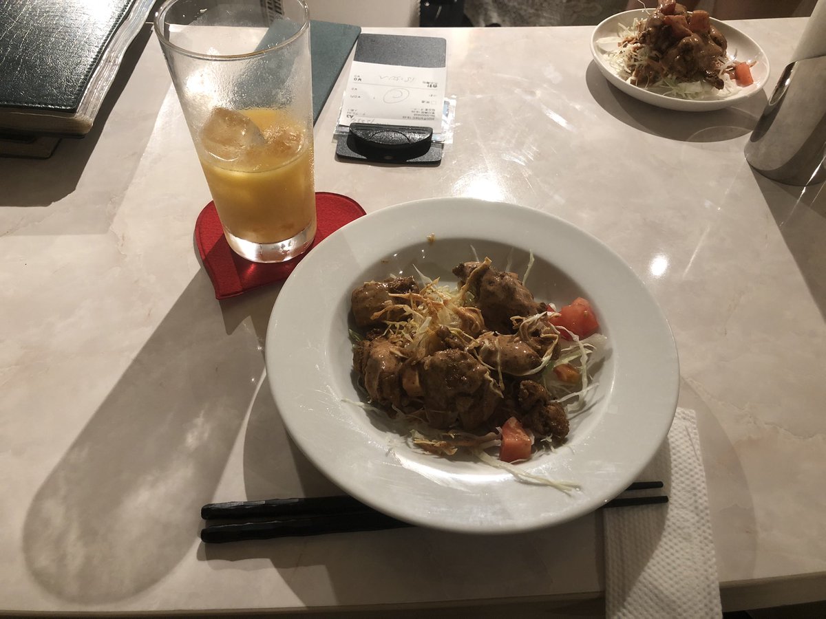 今日中庭で、うみちゃんとるちあちゃんの歌庭に参加させて頂きました！ケバブ🥙美味しかったです♪それと古いJ-pop歌謡曲が世代なので、楽しかったです♪