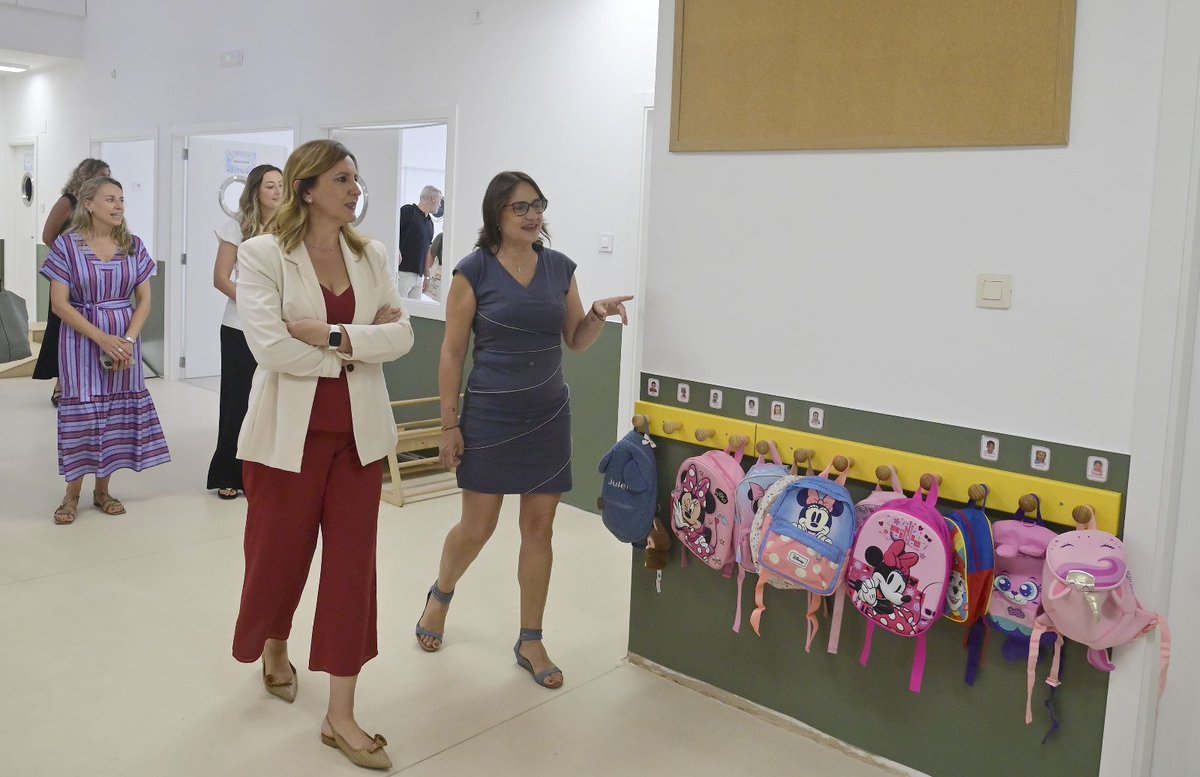 AjuntamentVLC's tweet photo. 🎒Visitem l'Escola Infantil Municipal Solc, a #TresForques, amb motiu de la #VueltaAlCole.
S'han efectuat millores per import de 72.000€, i durant este curs es preveu instal·lar també plaques fotovoltaiques 🌞 per a millorar l'eficiència energètica.
🔗https://t.co/8yRorCb9TL https://t.co/p5DCDHm2HS