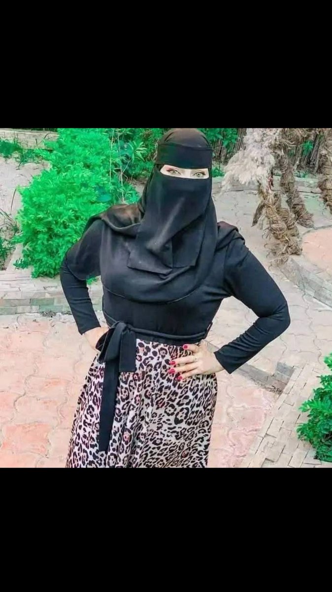 أنا ما نسيتك،
بس وقفت أذكّر نفسي بشخص ما ذكرني.
مساء الورد 🌹