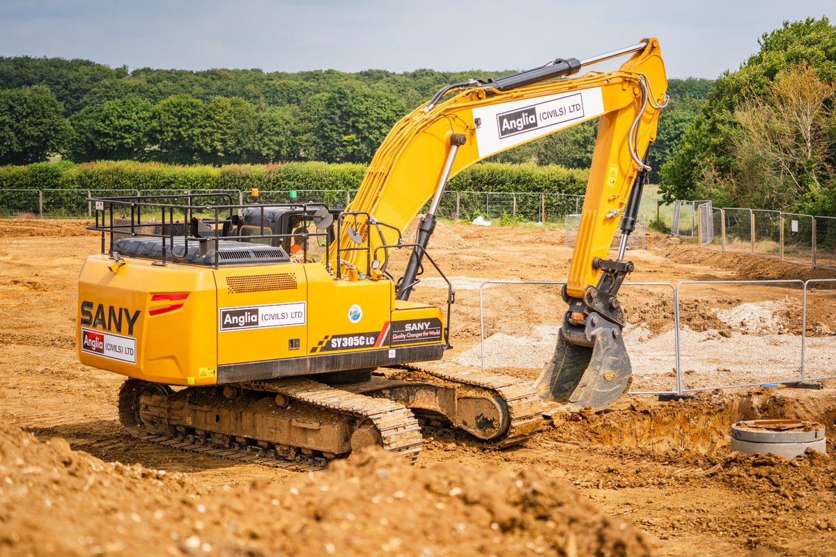 Hard work made easy!
Read our latest story, courtesy of Awesome Earthmovers magazine on DAB Civils new 30-tonne SY305C which has been working on deep drainage for a new 220 unit housing development bit.ly/48c2Ds6
#sany #CustomerSatisfaction
