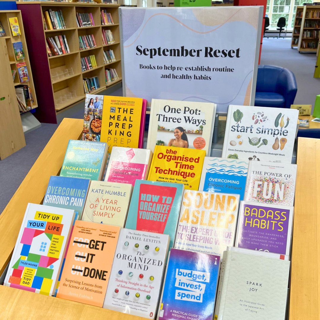 FarnhamLibrary's tweet image. With the summer drawing to an end, it can be nice to think of September as the perfect time to press &apos;reset&apos; ✨

Visit #FarnhamLibrary to browse our new display which is full with books to help re-establish routine and healthy habits!

#SurreyLibraries #Surrey #BookDisplay