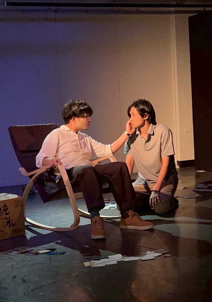 Torawo_Abu8's tweet image. Project Arc vol.4
『 #アロイス 』　終演💡

ご来場、誠にありがとうございました。
僕も原作ゲーム「アロイス」が好きで、
プレイした時に感じたものを舞台に乗せることでお客様と繋がれると信じていました。

最後に好きな台詞を１つ
「どうかお元気で」