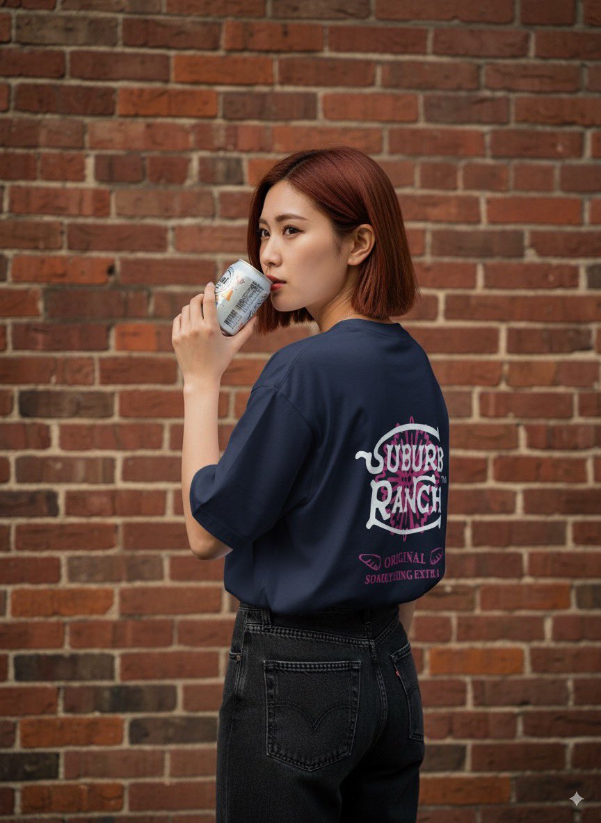 suburb_ranch_'s tweet photo. サバーブランチ
"バックプリントLOGO"
ショートスリーブ
薄すぎず厚すぎずちょうど良い5.6オンス
日本人に合わせた身丈身幅肩幅のバランスにこだわった
抜け感のあるシルエットが特徴
体型問わずクセになるワイドさ

https://t.co/R1uqn84s5A https://t.co/8gIxZnCbN4