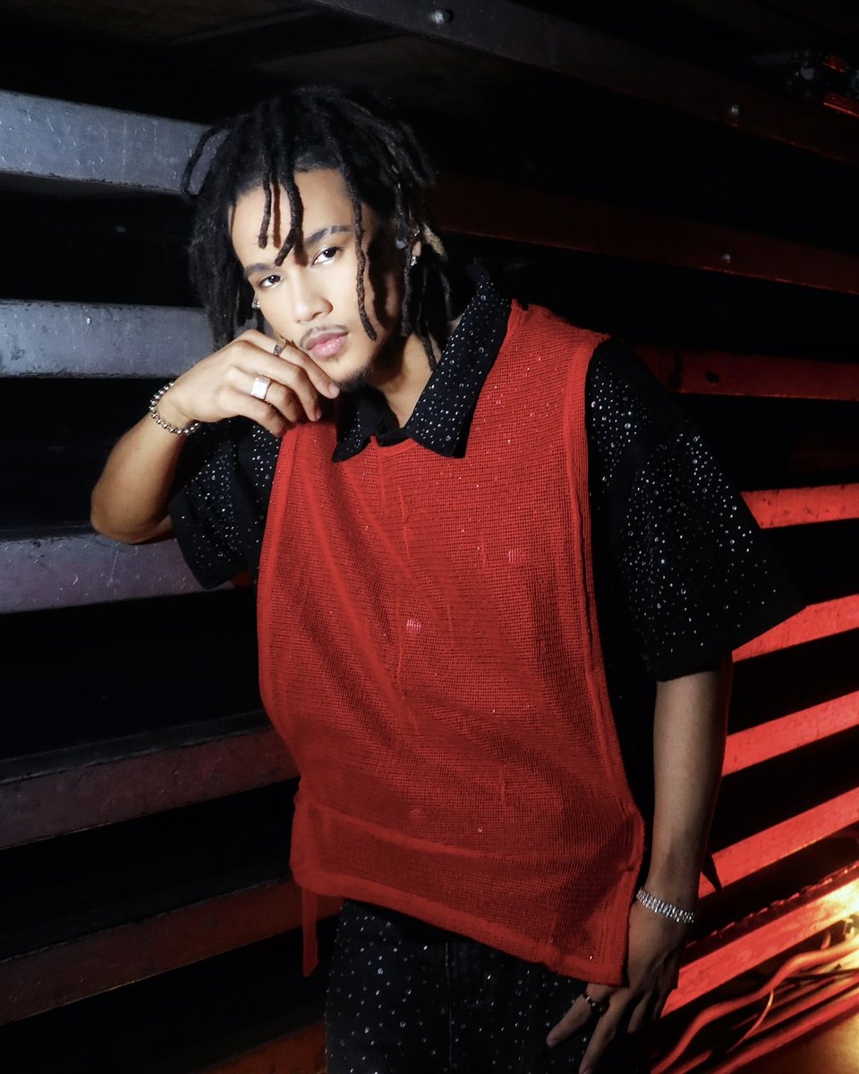 Official_ALAMAT's tweet photo. #ALAMAT HANDA ‘RAP!

090525 | ALAMAT <MO> for COKE STUDIO S9: LIVE AT THE BIG DOME ❤️‍🔥

HMUA by Bhads Castor 
Styled by Ms Racquel Keng &amp; team 
Associate stylist: Norman Dela Cruz 
Photo by Anna Ylalim https://t.co/LGzlJX0sIl