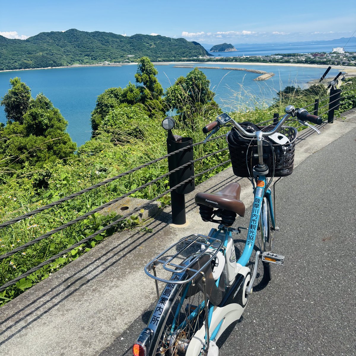 1111Kintore's tweet photo. 山道キツすぎてサイクリングというよりトレーニング🚲︎
この景色見たら何もかも吹っ飛んだ https://t.co/Hq2PCHK8HL