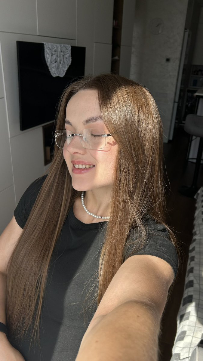 що на фото вам підказує, що це свята Галичина ? 😅