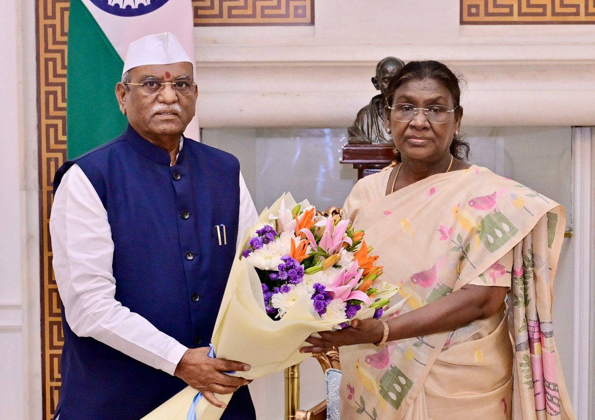 राष्ट्रपति ने "अभ्युदय की ओर" पुस्तक की सराहना की राज्य से जुड़े विषयों पर किया संवाद

राज्यपाल की राष्ट्रपति श्रीमती द्रौपदी मुर्मु से मुलाकात

dipr.rajasthan.gov.in/press-release-…