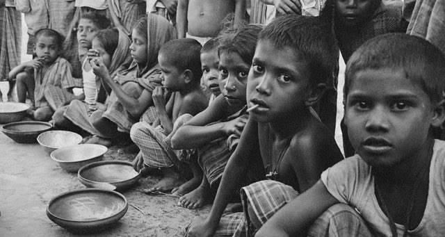 الرجل الطيب يأتي إلى هنا .. كلَّ يوم .
#لسان_حال_الصورة