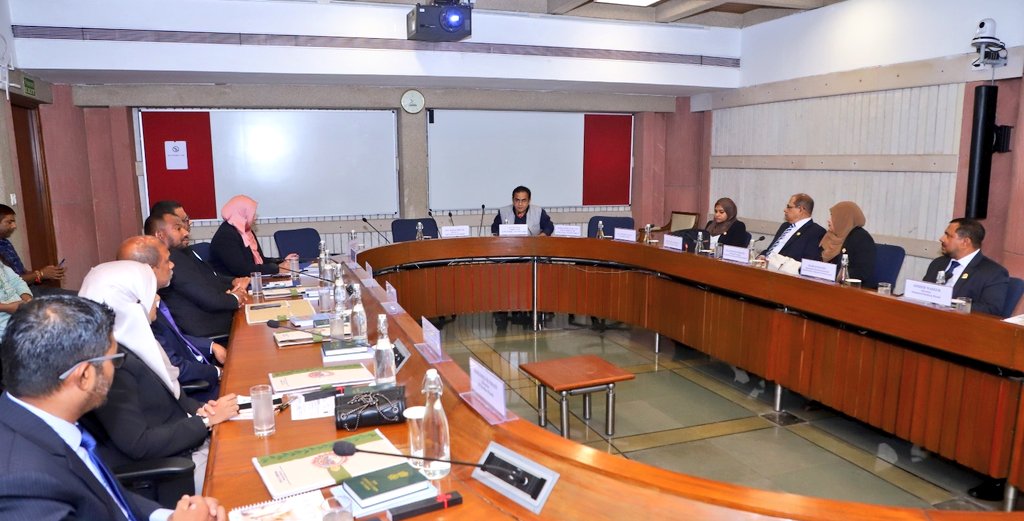 LokSabha_PRIDE's tweet image. A week-long Training Programme for Senior Management Leadership of People’s Majlis of The Republic of Maldives, commenced today at @LokSabha_PRIDE. Shri Raj Kumar, Director, @LokSabhaSectt, briefed the participants.
#TrainingProgramme #PRIDE #Leadership #Maldives…