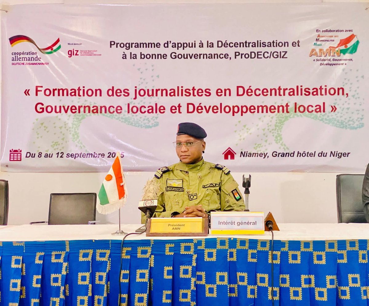 villedeniamey's tweet image. L'Administrateur Délégué de la @villedeniamey , Président de l'#AMN a présidé ce jour un important atelier de formation à l'endroit des journalistes venus des huit régions du Niger en présence du Directeur du #PDGL #ProDec/GIZ),  du Président du RJD.