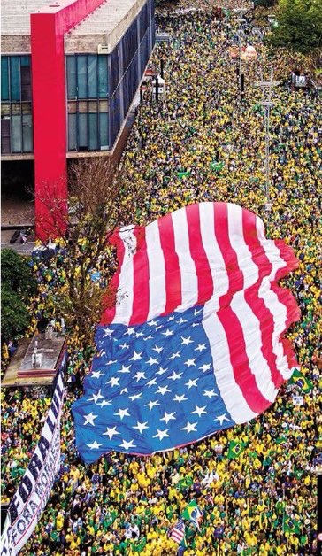 NewsLiberdade's tweet photo. 🚨URGENTE - The New York Times diz que apoiadores de Bolsonaro superaram a esquerda nas manifestações

“Imagens aéreas de vários protestos deixaram poucas dúvidas de que os apoiadores de Bolsonaro superavam significativamente em número os manifestantes da esquerda” https://t.co/hOmsxdv85d