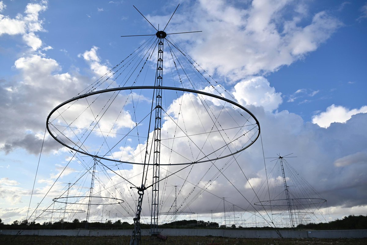 ❗️🇫🇷France has announced the reactivation of the Nostradamus strategic radar located in the Eure-et-Loire department.

This unique over-the-horizon radar is capable of detecting threats thousands of kilometers away—from the North Sea to the Russian Urals—without the mechanical
