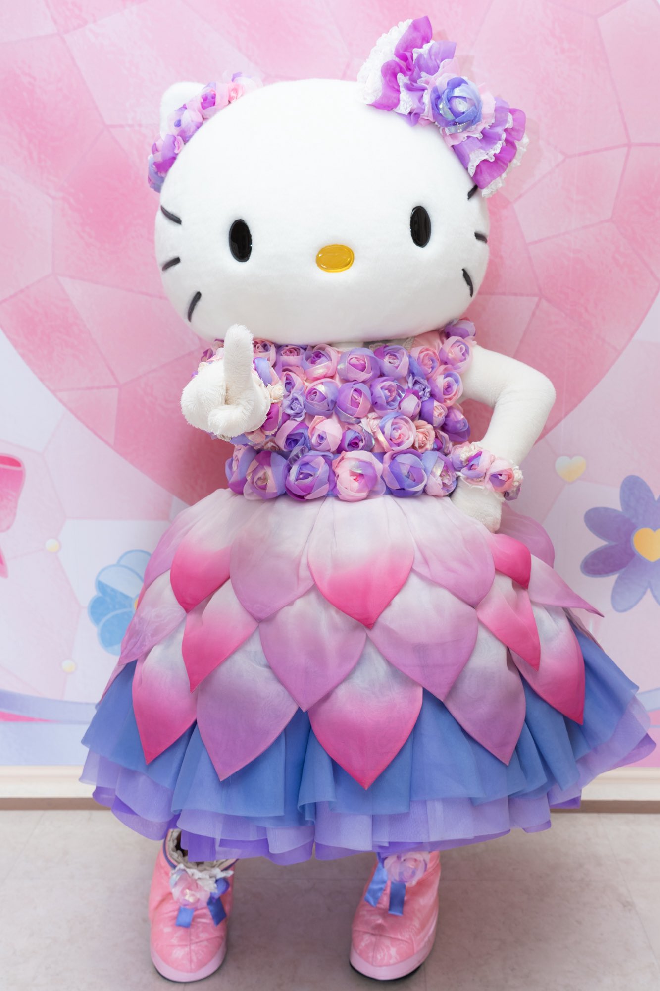 ハローキティ 根付け　ピューロランド限定　little  jewels ハローキティ 根付け ピューロランド限定 little royal jewels