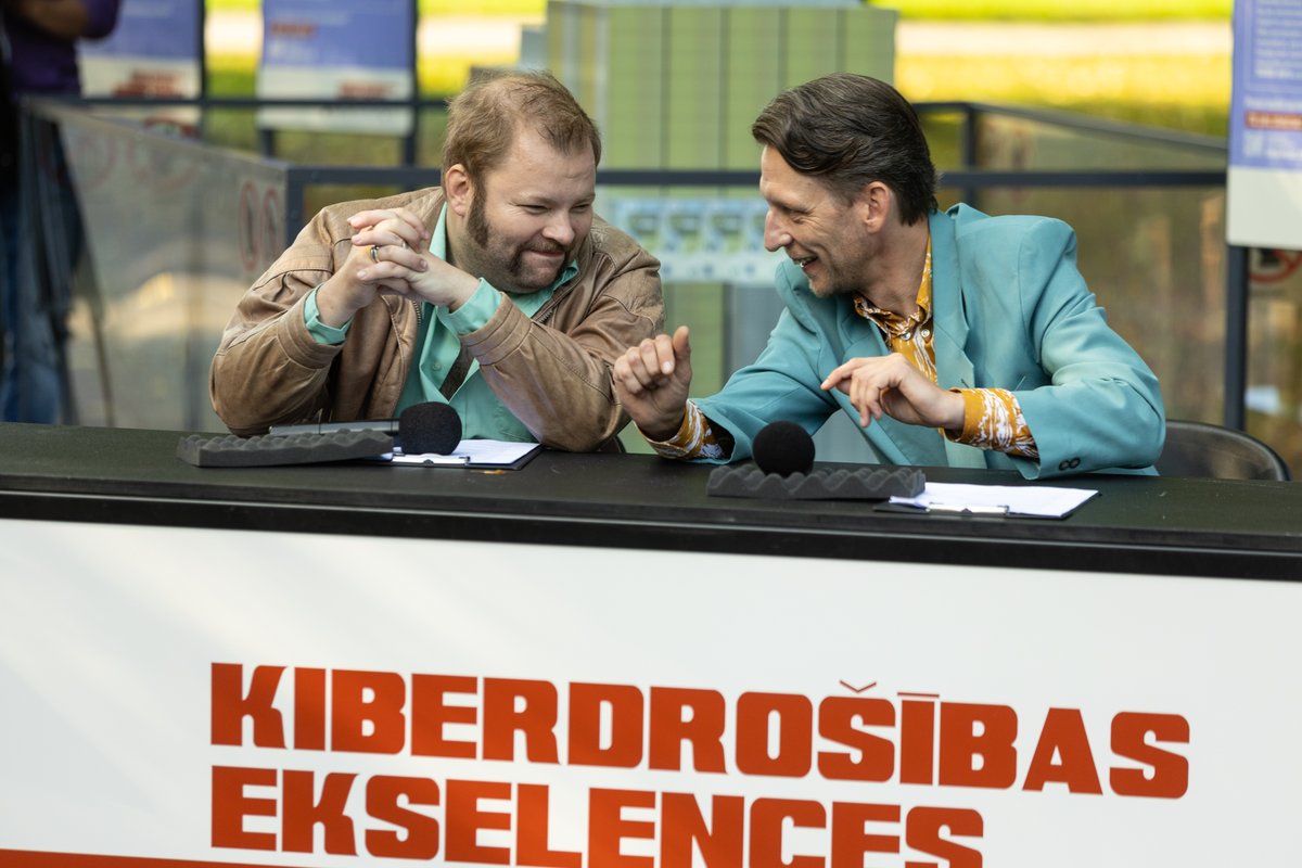 💸 Sola nopelnīt miljonus bez piepūles? Ož pēc shēmas!

👉 <a href="/AizsardzibasMin/">AizsardzībasMin.</a> sadarbībā ar CERT.LV atklāj kampaņu "Ož pēc shēmas", kuras mērķis ir stiprināt sabiedrības kiberdrošību un noturību pret apdraudējumiem!

🔎 Atpazīsti shēmotājus shemas.lv