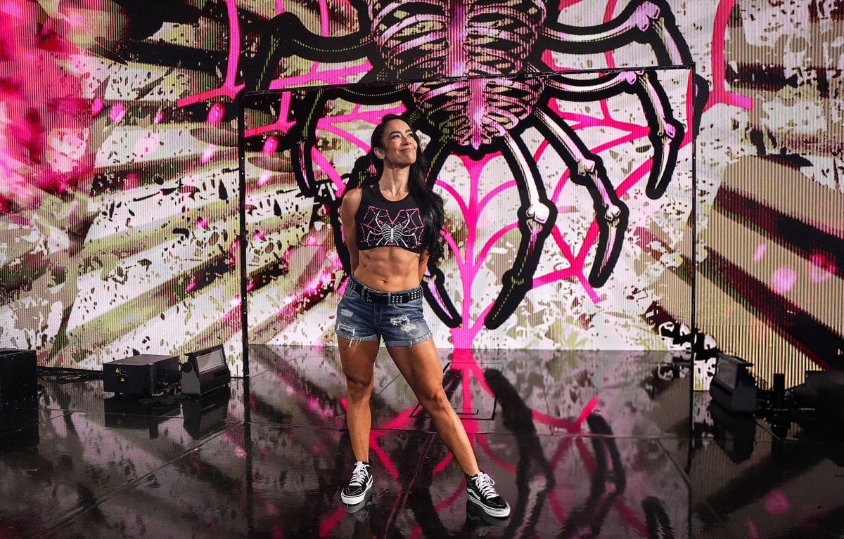 Ita been 60+ hours and man it still doesn't feel real! Like AJ was everything to me during my teenage years. I cried as if my mom just past away that's how emotional I was on Friday 💜 

#WWERaw #AJLee #WWE