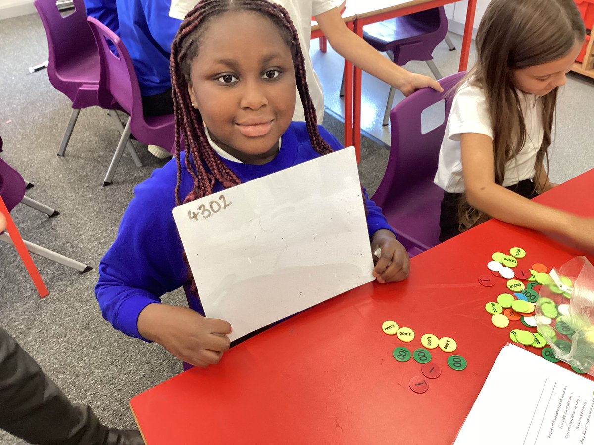 Fosse_TMET's tweet image. 4VH’s maths group had a great morning representing numbers to 10,000! 🧮 #fmmaths