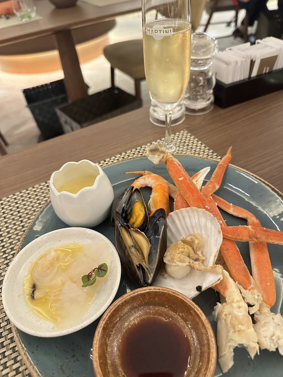 3yayoi33's tweet photo. #ANAインターコンチネンタル東京
#カスケイドカフェ
#CascadeCafe #ビュッフェ https://t.co/pv61eY5Ckq