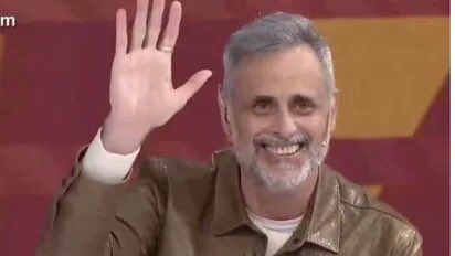 Carlos Riello (@riellodecba) on Twitter photo 🔴 #BuenosDiasVietcong 
El día siguiente en que “los negros de mierda” se hicieron escuchar…
Así los llama <a href="/JMilei/">Javier Milei</a> a los bonaerenses, y hoy esos “negros de mierda” marcaron el camino hacia octubre
No voy a entrar en análisis de los resultados porque abundan y algunos son muy 🔴 #BuenosDiasVietcong 
El día siguiente en que “los negros de mierda” se hicieron escuchar…
Así los llama <a href="/JMilei/">Javier Milei</a> a los bonaerenses, y hoy esos “negros de mierda” marcaron el camino hacia octubre
No voy a entrar en análisis de los resultados porque abundan y algunos son muy