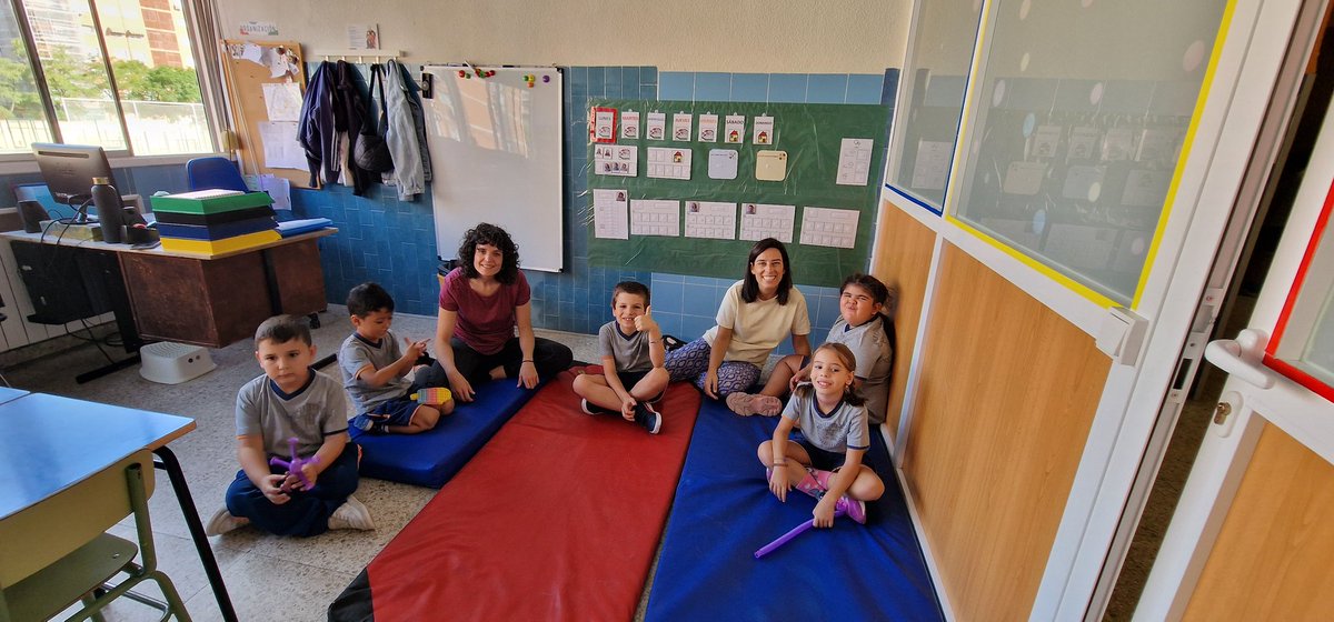 EscolapiosADH's tweet photo. Hoy iniciamos un nuevo curso con ilusión y con muchas ganas. Hemos vivido momentos de nervios, de reencuentros,... 

Comenzamos con el deseo de vivir arraigados en aquello nos da vida: el encuentro auténtico y sincero. 

Bienvenidos y bienvenidas al curso 2025/2026. https://t.co/m3rJFFtzjK