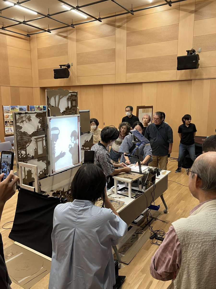 tetuK60's tweet image. 亜細亜の骨-影絵芝居『鯨生』東北巡りも山形市が最終地デス‼️全く新しくなった県民ホールのスタジオ2にて上演しました❣️
大人達にもスクリーン裏の秘密には興味津々でした‼️
来週からはいよいよ『鯨生』西日本篇デス❣️